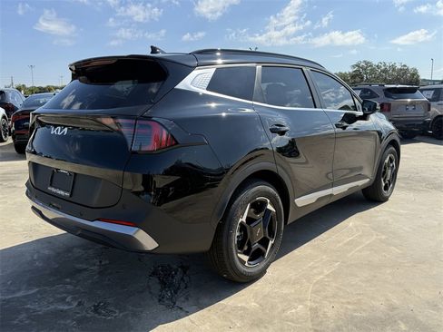 New 2026 Kia Sportage EX image 4
