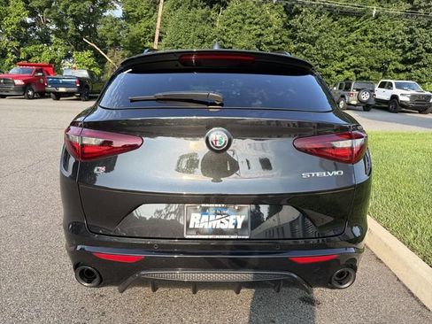 Used 2023 Alfa Romeo Stelvio Veloce AWD/4WD image 26