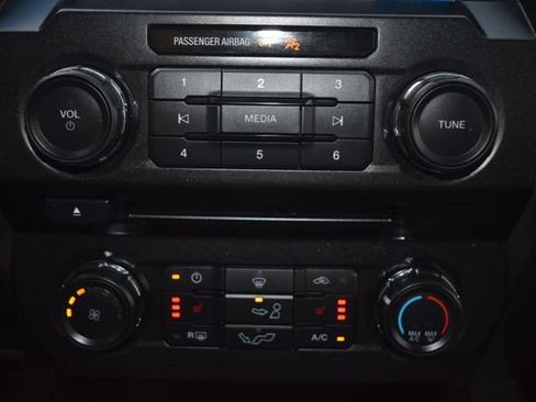 Used 2018 Ford F150 XLT w/ Equipment Group 302A Luxury AWD/4WD image 32