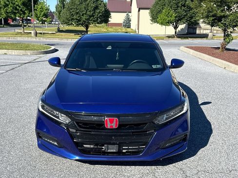 Used 2019 Honda Accord Sport image 2
