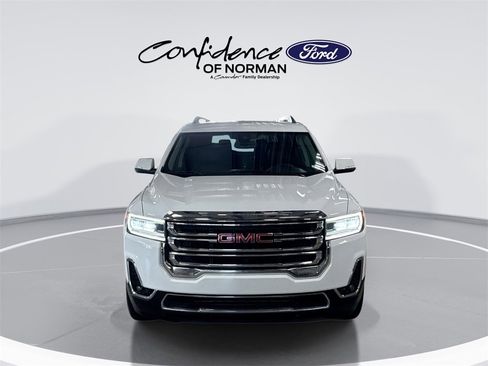 Used 2023 GMC Acadia SLT image 2