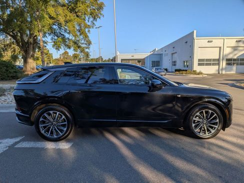 Used 2024 Cadillac Lyriq Sport image 2