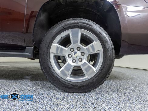 Used 2020 Chevrolet Suburban LT w/ Luxury Package AWD/4WD image 48