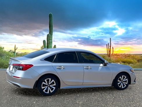 Used 2022 Honda Civic LX image 5