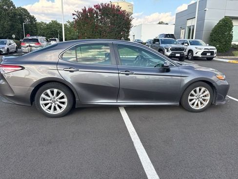 Used 2018 Toyota Camry LE FWD image 8
