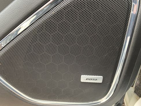 Used 2015 Chevrolet Suburban LTZ image 19