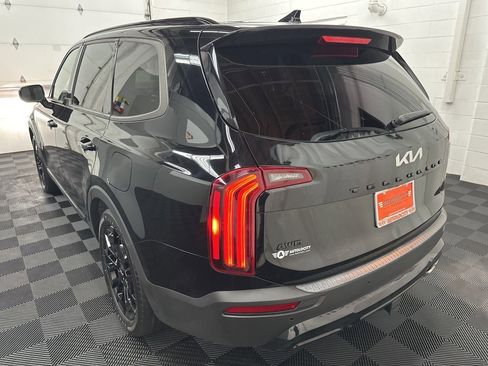 Used 2022 Kia Telluride SX w/ SX Prestige Package image 8