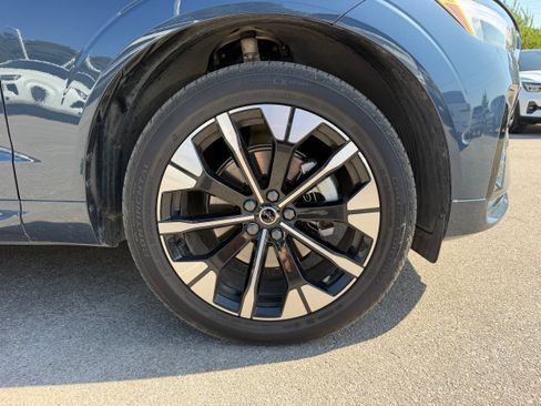 Certified 2026 Volvo XC60 B5 Plus AWD/4WD image 9
