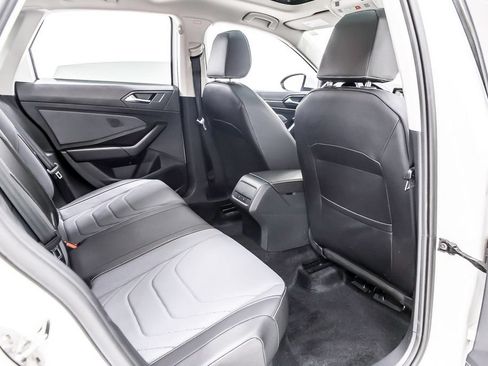 Used 2025 Volkswagen Jetta SEL FWD image 35