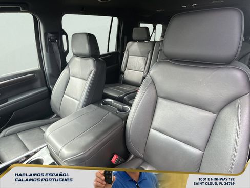 Used 2025 Chevrolet Suburban Z71 image 24