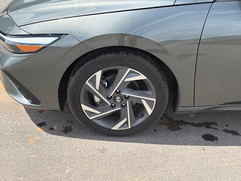 Certified 2025 Hyundai Elantra Sport FWD image 11