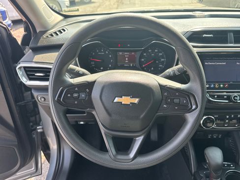 Used 2023 Chevrolet TrailBlazer LT w/ Convenience Package FWD image 14