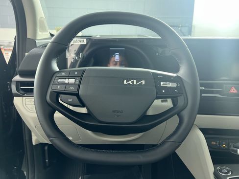 New 2026 Kia Sportage EX FWD image 17