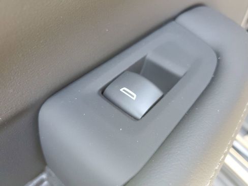 New 2026 Chevrolet Suburban LS image 17