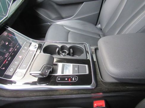 Used 2023 Audi Q7 2.0T Premium Plus w/ Premium Plus Package image 46