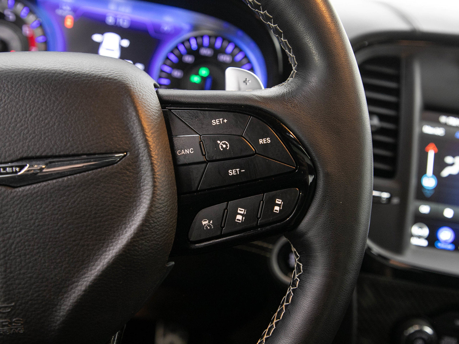 Used 2023 Chrysler 300 C RWD image 26