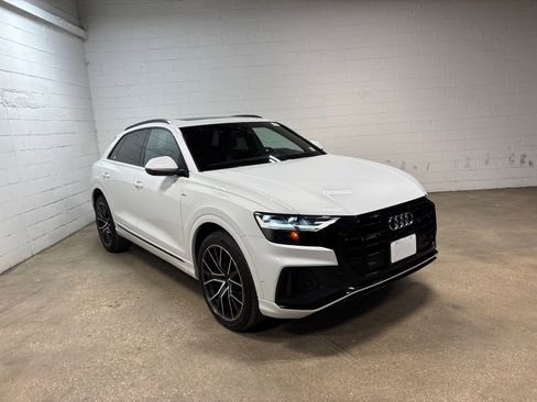 Used 2020 Audi Q8 Premium Plus w/ Premium Plus Package AWD/4WD image 4