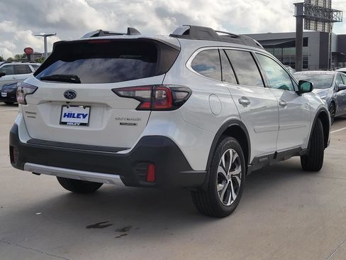 Used 2021 Subaru Outback Touring AWD/4WD image 4