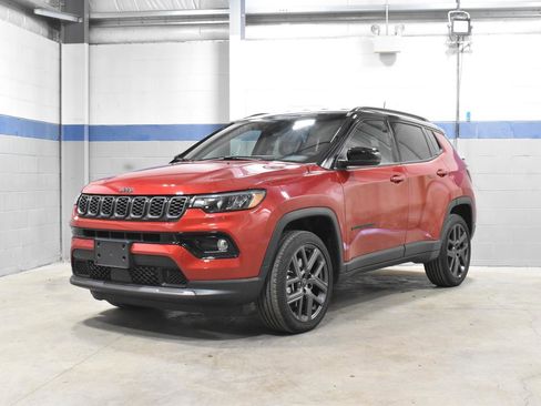 Used 2026 Jeep Compass Limited AWD/4WD image 2