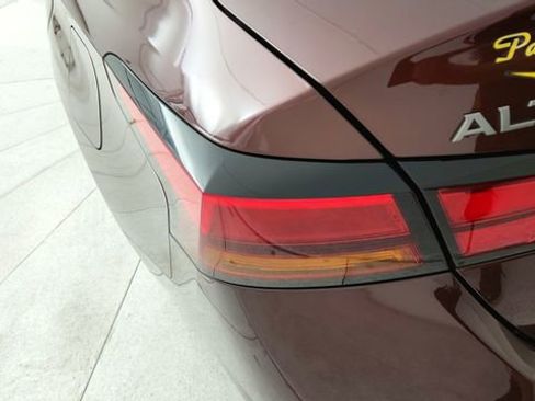 Used 2024 Nissan Altima 2.5 SV image 24