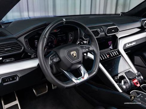 Used 2020 Lamborghini Urus AWD/4WD image 25
