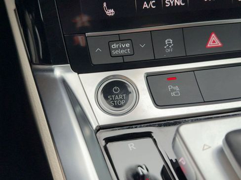Used 2022 Audi e-tron Premium w/ Interior Protection Package image 19