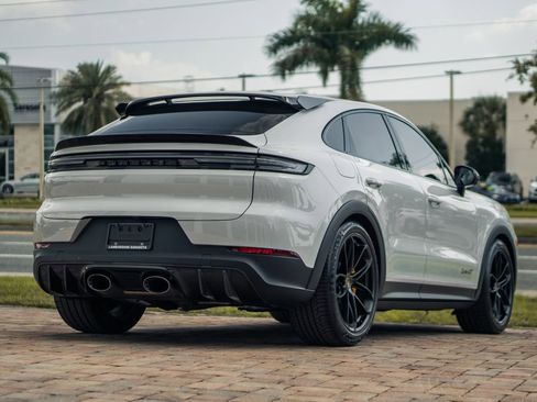 Used 2024 Porsche Cayenne Turbo GT AWD/4WD image 5
