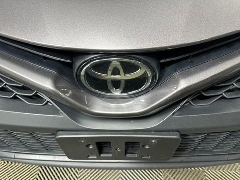 Used 2024 Toyota Camry SE image 9