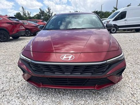 Certified 2025 Hyundai Elantra Sport FWD image 2