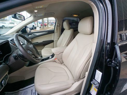 Used 2019 Lincoln MKC Premiere image 15