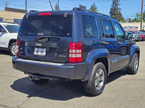 Used 2008 Jeep Liberty Sport w/ Popular Equipment Group AWD/4WD image 8