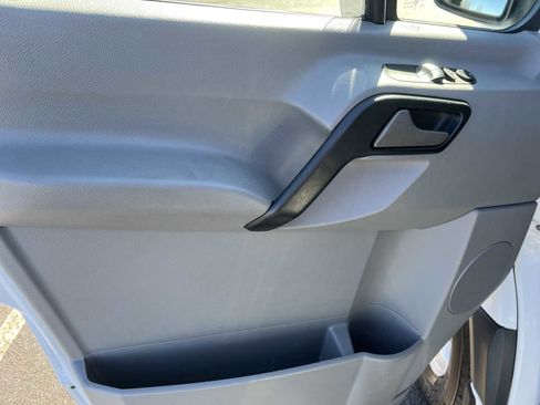 Used 2015 Mercedes-Benz Sprinter 2500 image 10