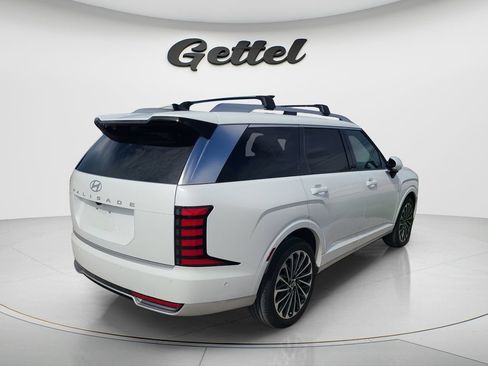 Used 2026 Hyundai Palisade Calligraphy FWD image 3