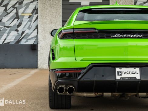 Used 2025 Lamborghini Urus Performante AWD/4WD image 14