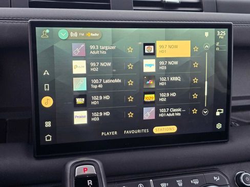 Used 2024 Land Rover Defender 130 X-Dynamic SE image 29