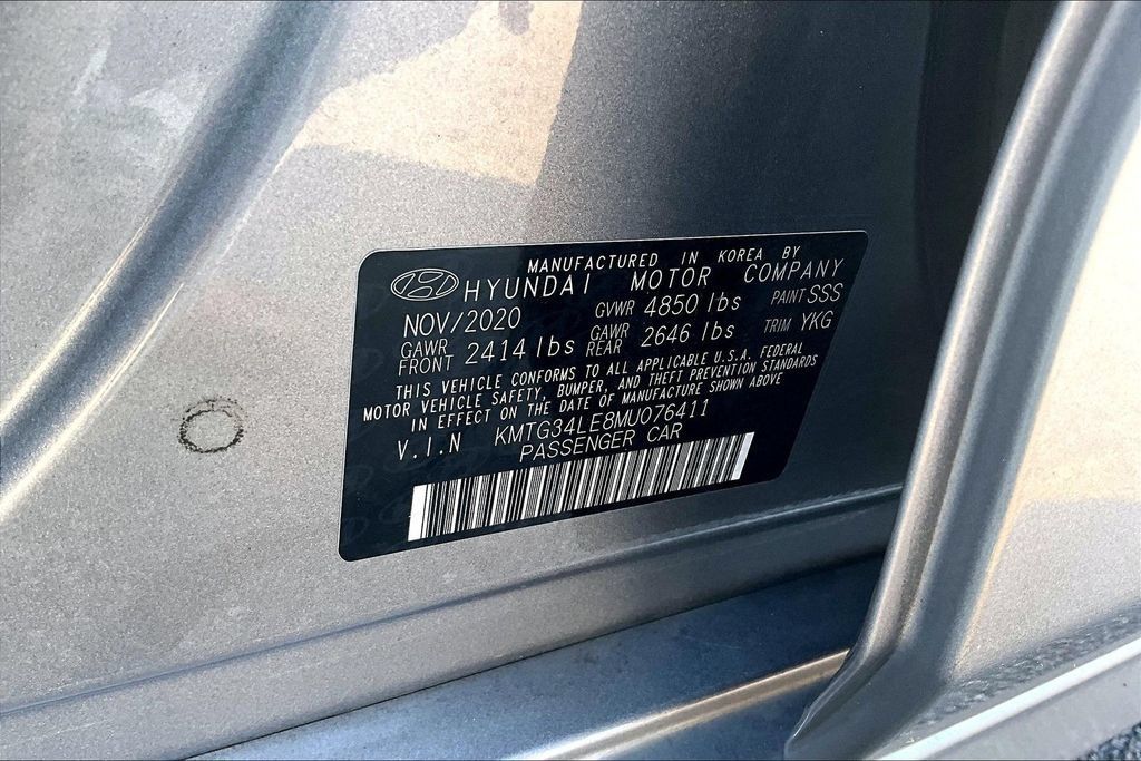Used 2021 Genesis G70 3.3T RWD image 6