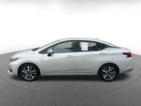 Used 2025 Nissan Versa SV FWD image 7