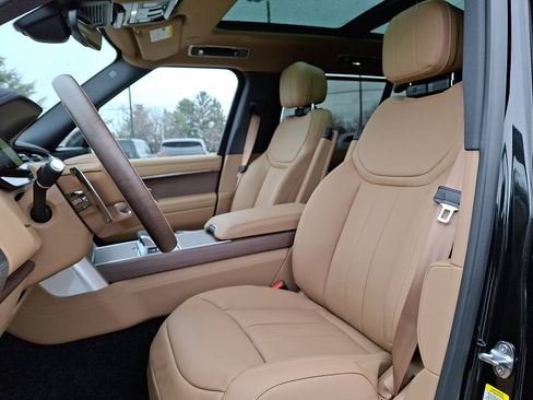New 2026 Land Rover Range Rover Long Wheelbase SE AWD/4WD image 3