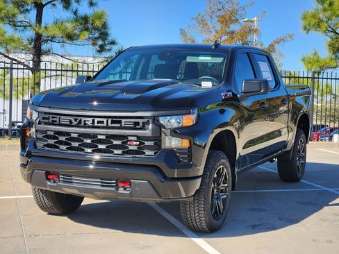 New 2026 Chevrolet Silverado 1500 Custom Trail Boss w/ LPO, Dark Essentials Package image 2