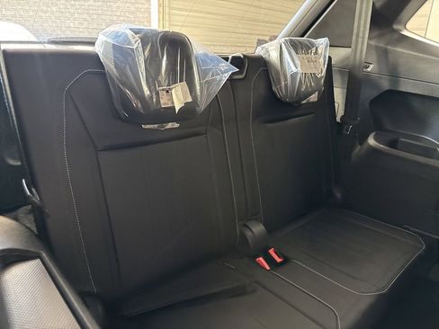 Used 2023 Volkswagen Tiguan SE R-Line FWD image 20