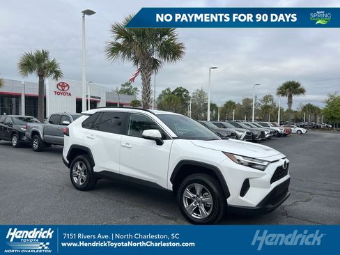 Used 2025 Toyota RAV4 XLE image 1