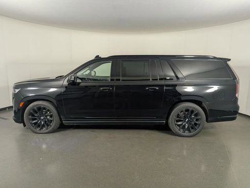 Used 2023 Cadillac Escalade ESV Sport Platinum w/ LPO, ONYX Package AWD/4WD image 5
