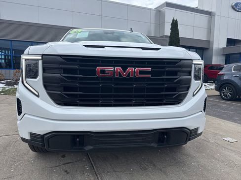 Used 2023 GMC Sierra 1500 Pro w/ Graphite Edition image 6