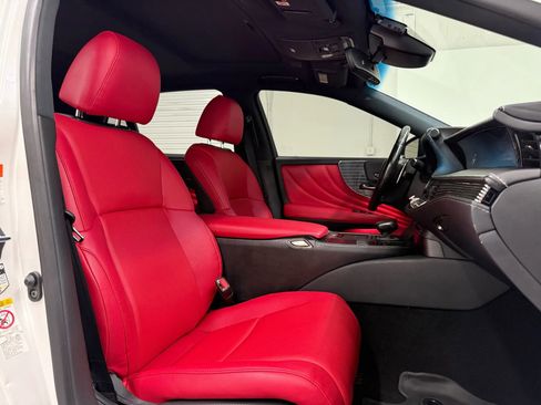 Used 2018 Lexus LS 500 w/ Accessory Package (Z2) image 22