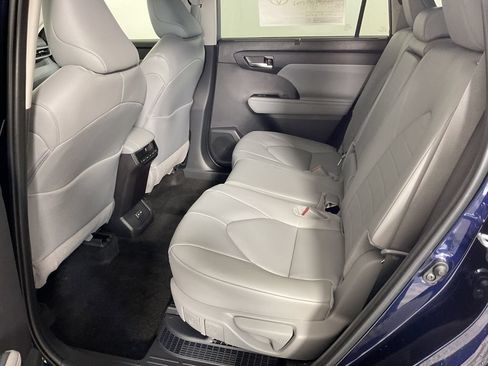 New 2026 Toyota Highlander XLE AWD/4WD image 19