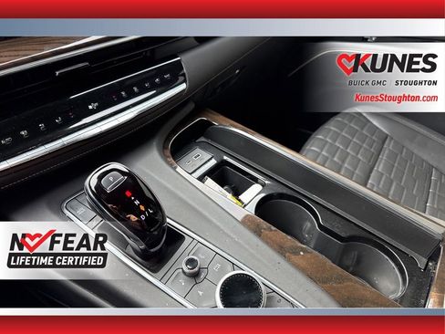 Used 2024 Cadillac Escalade ESV Sport Platinum w/ LPO, ONYX Package image 35