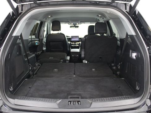 Used 2023 Ford Explorer Limited w/ Equipment Group 301A AWD/4WD image 20