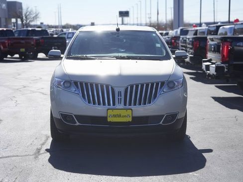 Used 2015 Lincoln MKX FWD w/ Equipment Group 101A image 3