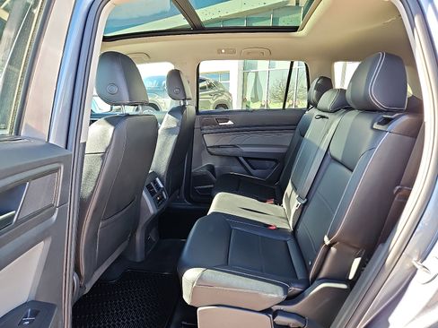 Certified 2023 Volkswagen Atlas SE w/ Panoramic Sunroof Package image 9