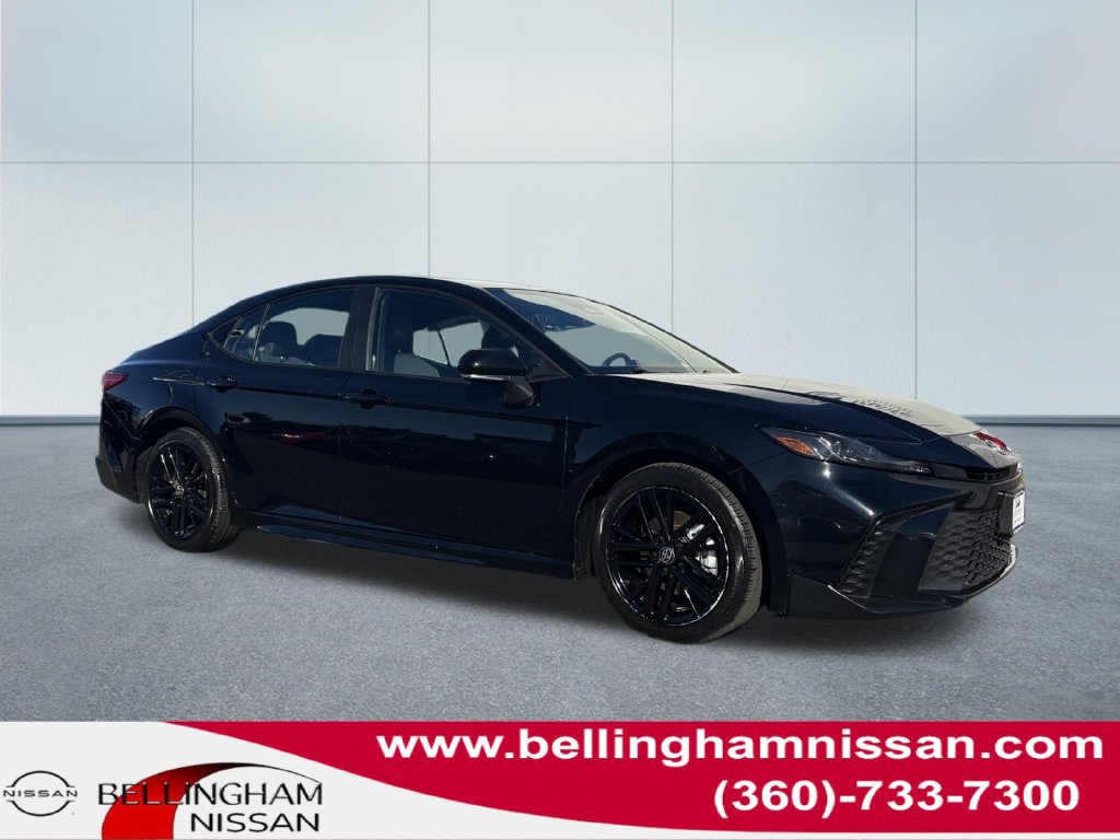 Used 2025 Toyota Camry SE FWD image 1